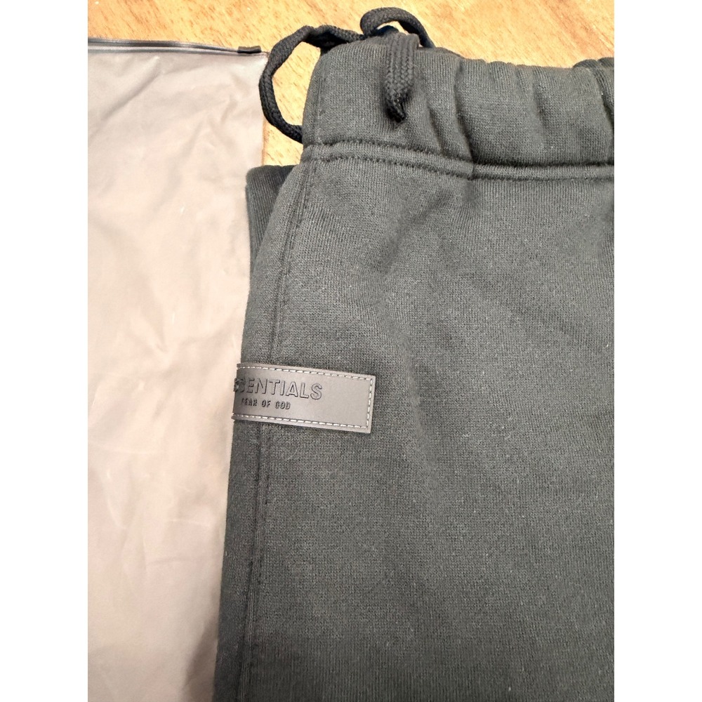 Fear of God Essentials Sweatpants Stretch Limo Black Logo Joggers L 130BT212170F - Picture 3 of 5